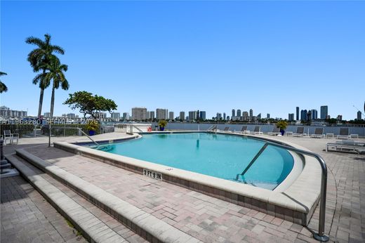 Complesso residenziale a North Miami Beach, Miami-Dade County