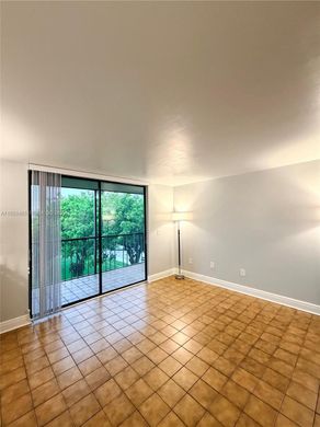 Residential complexes in Miami, Miami-Dade