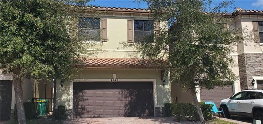 Villa in Tamarac, Broward County