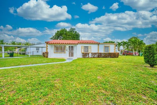 Villa in North Miami, Miami-Dade