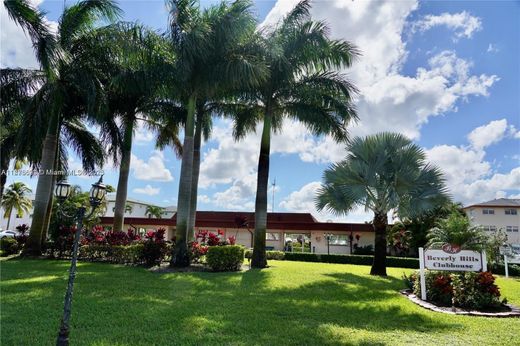 ハリウッド, Broward Countyのアパートメント・コンプレックス