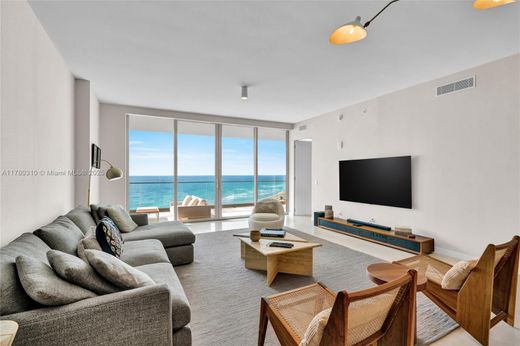 Complexes résidentiels à Sunny Isles Beach, Comté de Miami-Dade