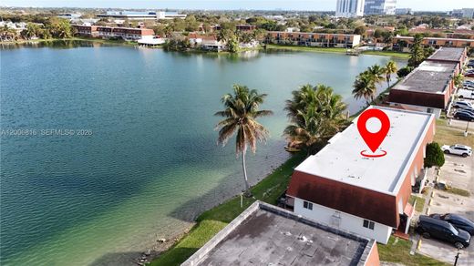 Townhouse in Miami, Miami-Dade