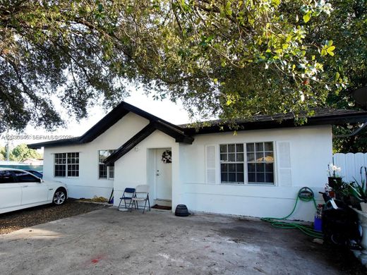 Villa in Miami Heights Trailer Park, Miami-Dade County
