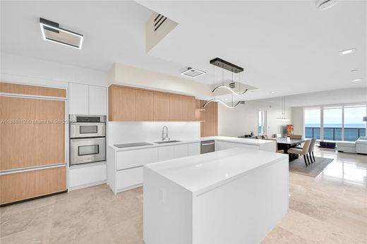 مجمع شقق ﻓﻲ Hallandale Beach, Broward County