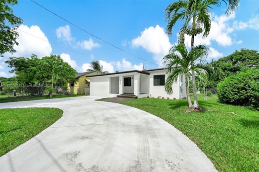 Villa in Miami Heights Trailer Park, Miami-Dade