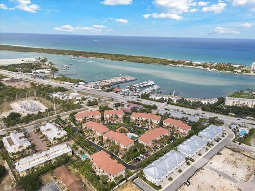 Townhouse in Tequesta, Palm Beach