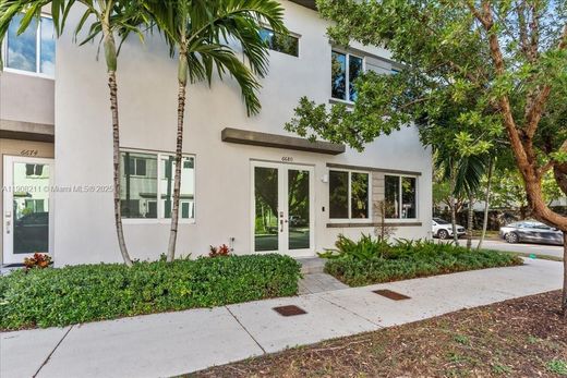 Casa di città a Doral, Miami-Dade County