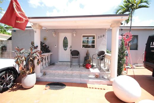 Willa w Hialeah, Miami-Dade County