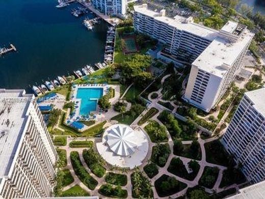 Komplex apartman Hallandale Beach, Broward County