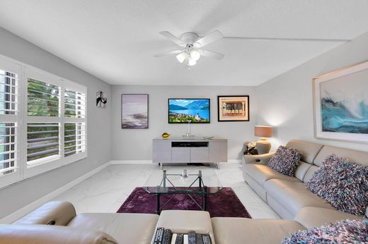 Residential complexes in Fort Lauderdale, Broward County