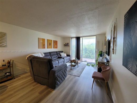 Residential complexes in Miami, Miami-Dade