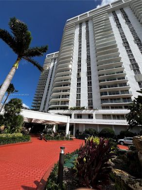 Aventura, Miami-Dade Countyのアパートメント・コンプレックス