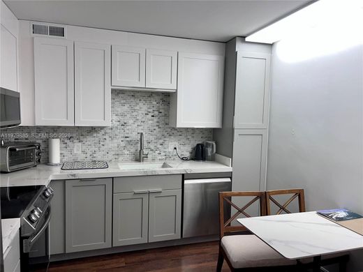 Жилой комплекс, Aventura, Miami-Dade County