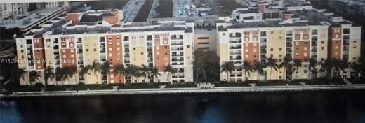 Complexes résidentiels à Sunny Isles Beach, Comté de Miami-Dade