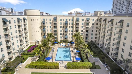 Residential complexes in West Palm Beach, Palm Beach