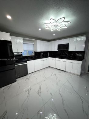 Villa in Hialeah, Miami-Dade