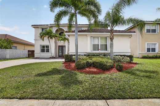 Villa - Pembroke Pines, Broward County