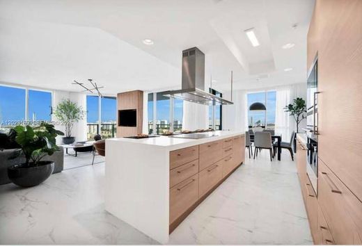 Complesso residenziale a North Miami Beach, Miami-Dade County
