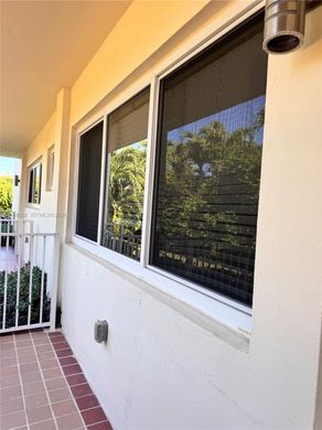 Жилой комплекс, Bay Harbor Islands, Miami-Dade County