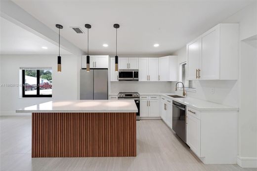 빌라 / Miami Heights Trailer Park, Miami-Dade County