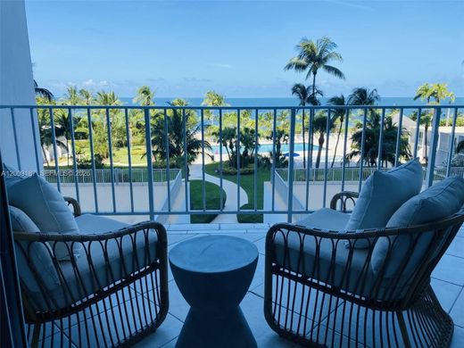 Residential complexes in Key Biscayne, Miami-Dade