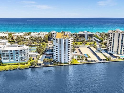 Residential complexes in Delray Beach, Palm Beach