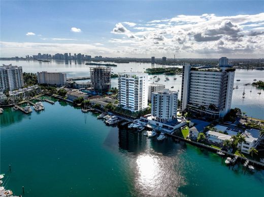 Residential complexes in North Bay Village, Miami-Dade