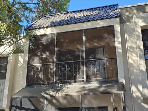 Residential complexes in Miami, Miami-Dade