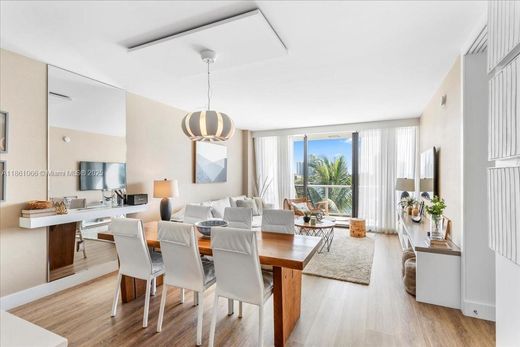 公寓楼  Bay Harbor Islands, Miami-Dade County