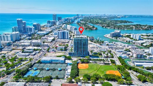 Miami Beach, Miami-Dade Countyのアパートメント・コンプレックス