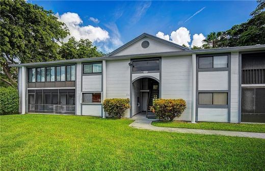 Residential complexes in Delray Beach, Palm Beach