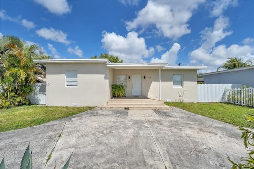 Villa - Hialeah, Miami-Dade County
