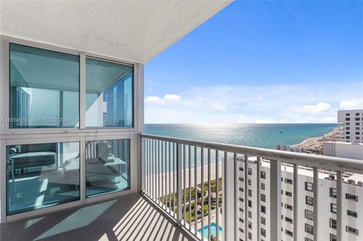 Residential complexes in Miami Beach, Miami-Dade