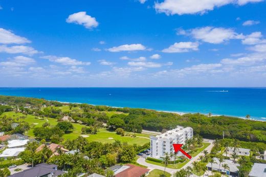 Residential complexes in Boca Raton, Palm Beach