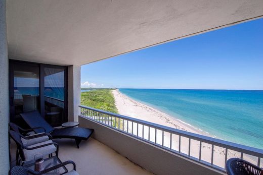 Residential complexes in Palm Beach Shores, Palm Beach
