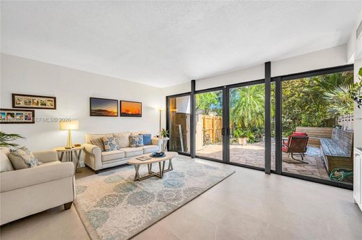 Dom miejski w Miami, Miami-Dade County