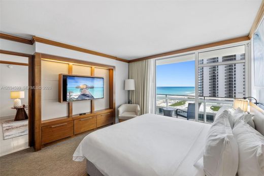 Residential complexes in Miami Beach, Miami-Dade