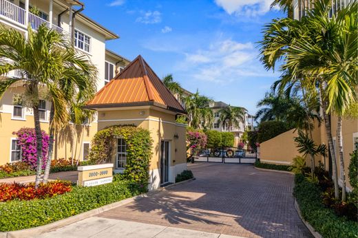 Residential complexes in West Palm Beach, Palm Beach