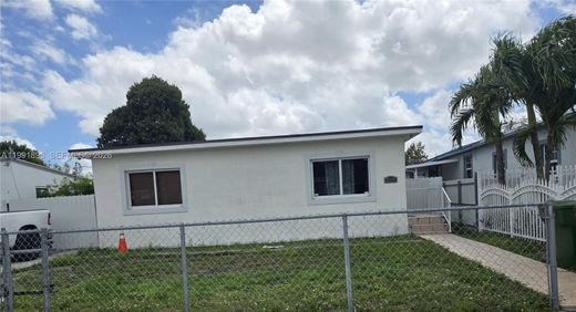 Villa in Hialeah, Miami-Dade