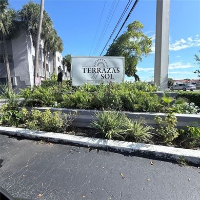 مجمع شقق ﻓﻲ Hialeah, Miami-Dade County