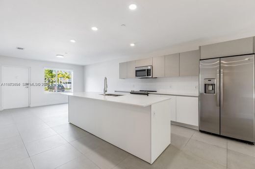 Residential complexes in Miami, Miami-Dade