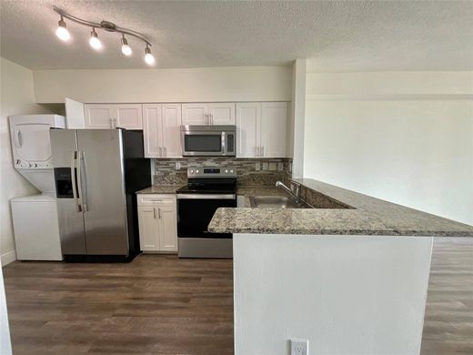 Residential complexes in Sunny Isles Beach, Miami-Dade