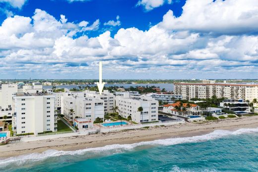 Residential complexes in South Palm Beach, Palm Beach