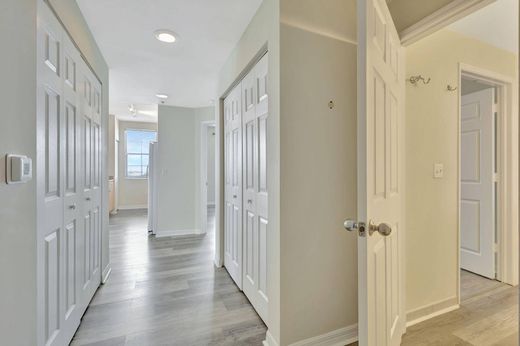 Residential complexes in West Palm Beach, Palm Beach