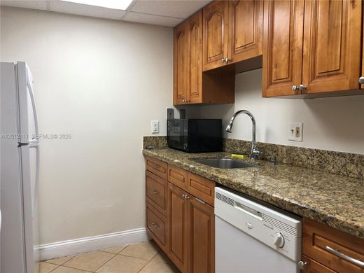 Residential complexes in Miami, Miami-Dade