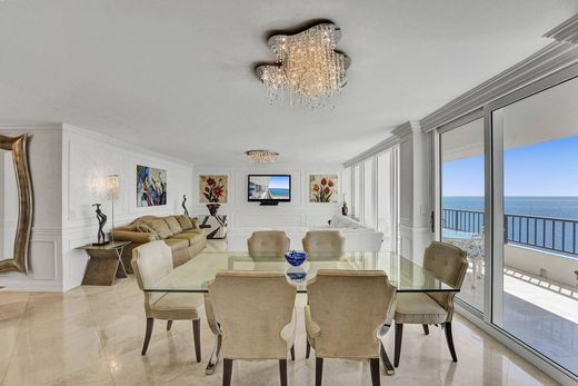 Residential complexes in Fort Lauderdale, Broward County