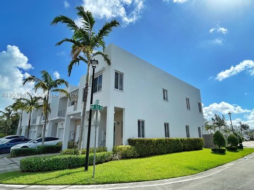 Townhouse - Doral, Miami-Dade County