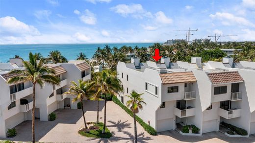 Townhouse in Hillsboro Beach, Broward County