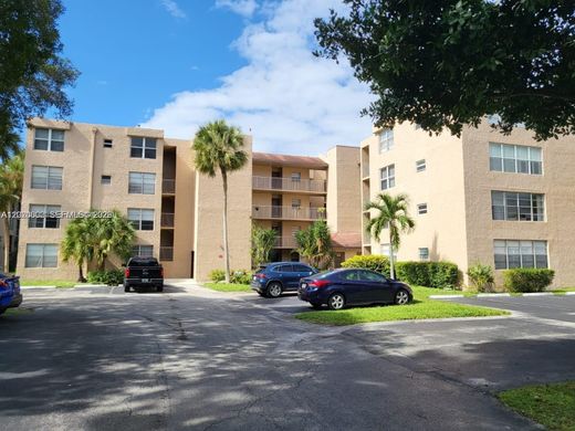 Residential complexes in Davie, Broward County